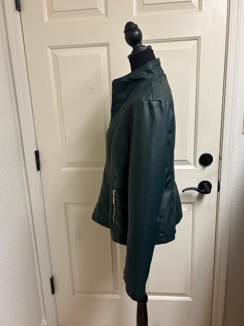 ELLEN TRACY Large Forest Green Coat, Face 100% Polyurethane, Back 50% Viscose - Picture 8 of 11